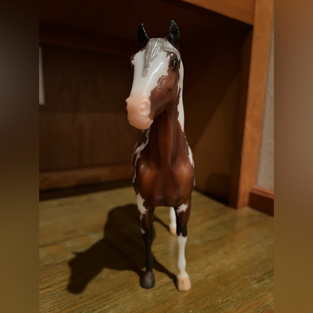 Breyer Vintage Club 2023 - Go Figure - Picture 3 of 10
